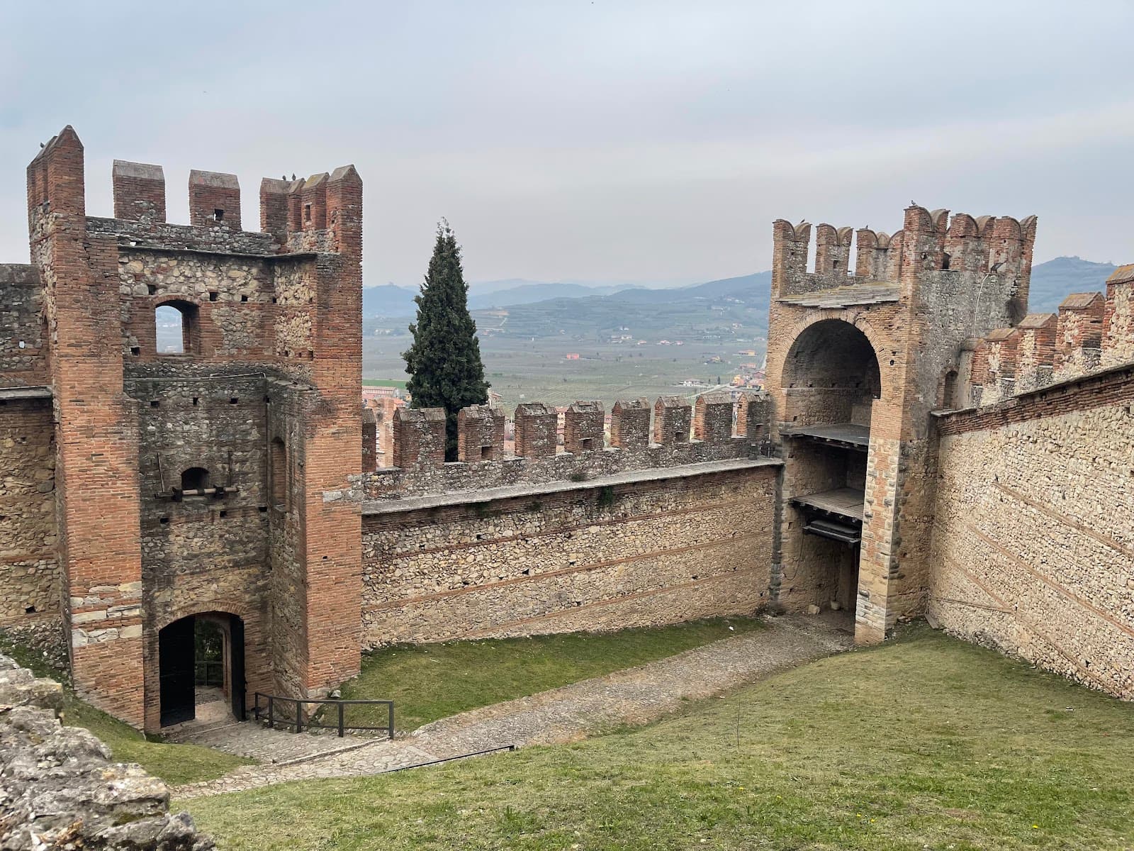 Porta Aquila - Image 1