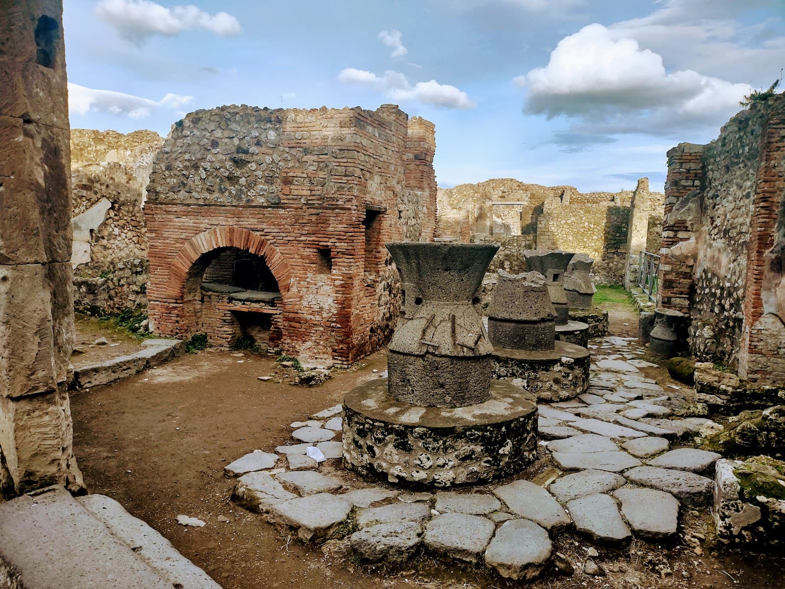 Bakery of Popidius Priscus - Image 1