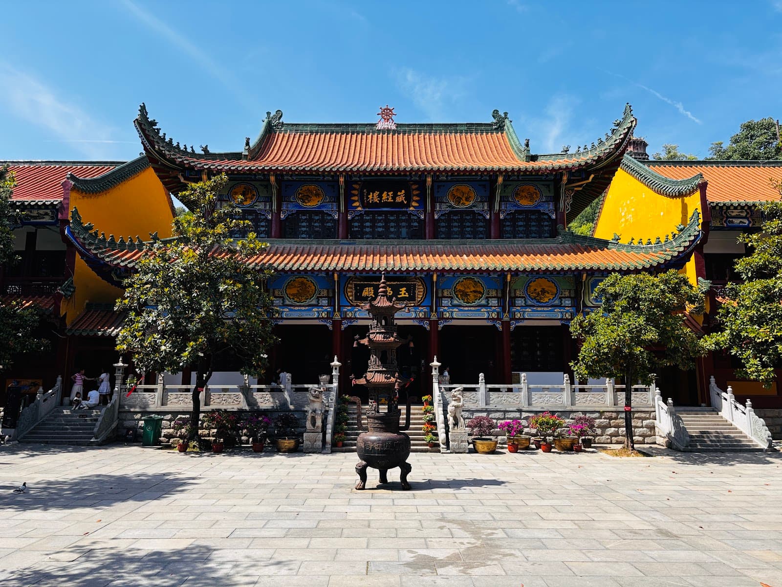Baotong Temple - Image 1