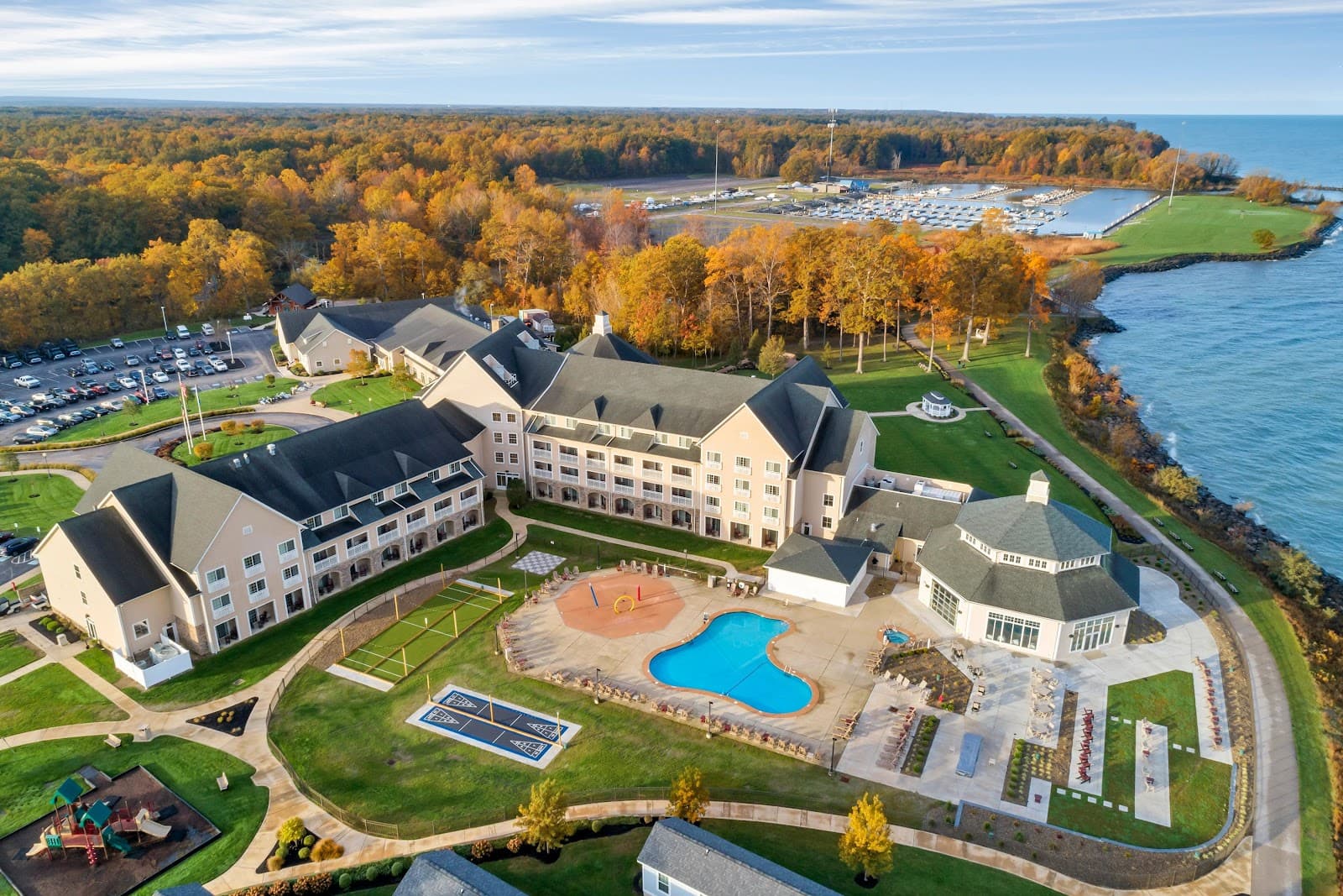 The Lodge at Geneva-on-the-Lake - Image 1