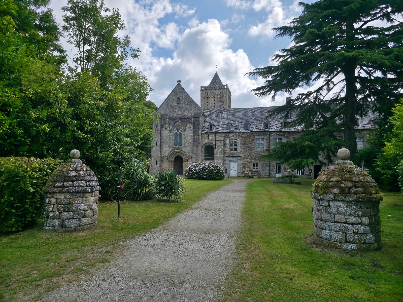 Abbaye de La Lucerne - Image 1