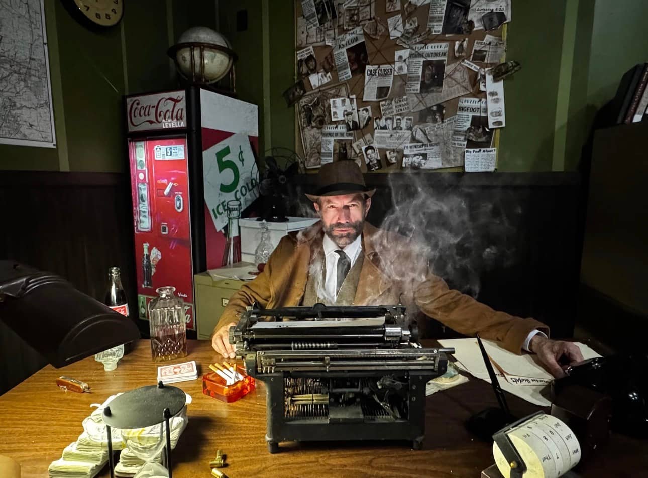 Interactive Puzzles & Live Actors