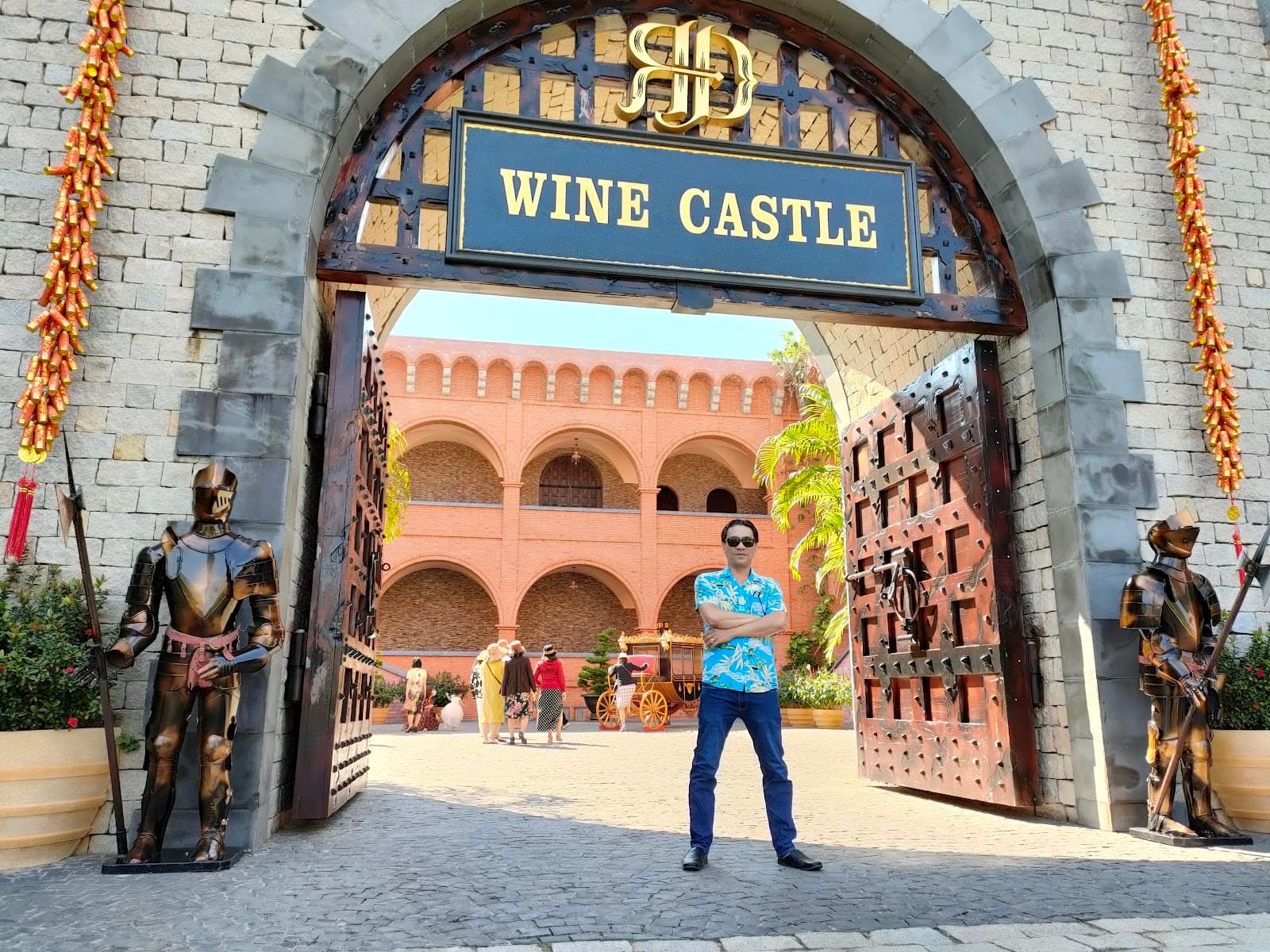 RD Wine Castle Sea Links - Image 1