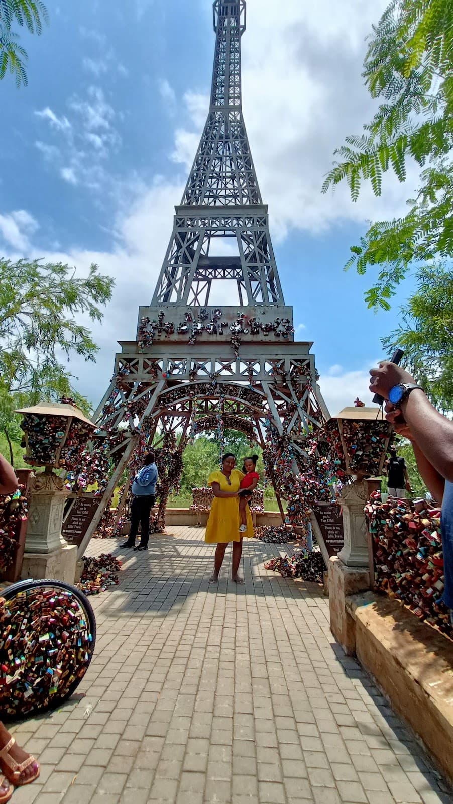 Little Paris, Hartbeespoort - Image 1