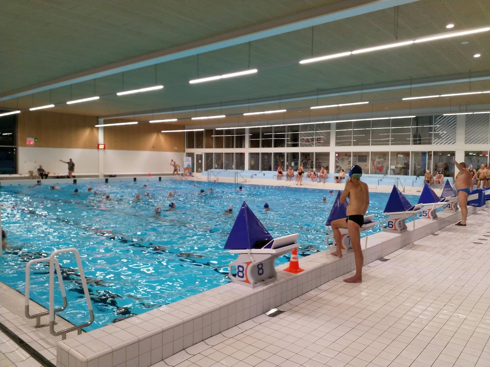 Gezellig Club Atmosphere