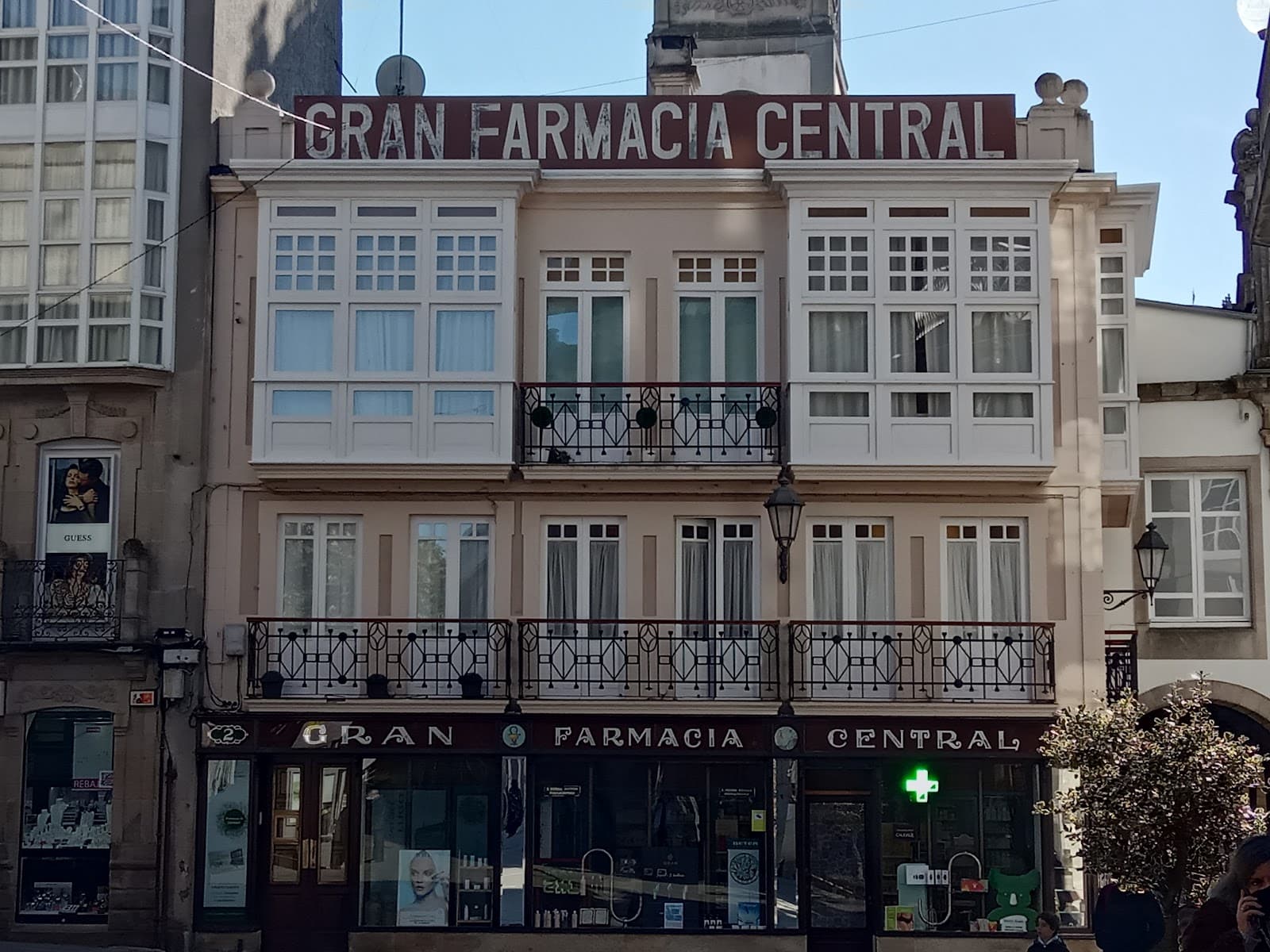 Rúa da Raíña - Image 1