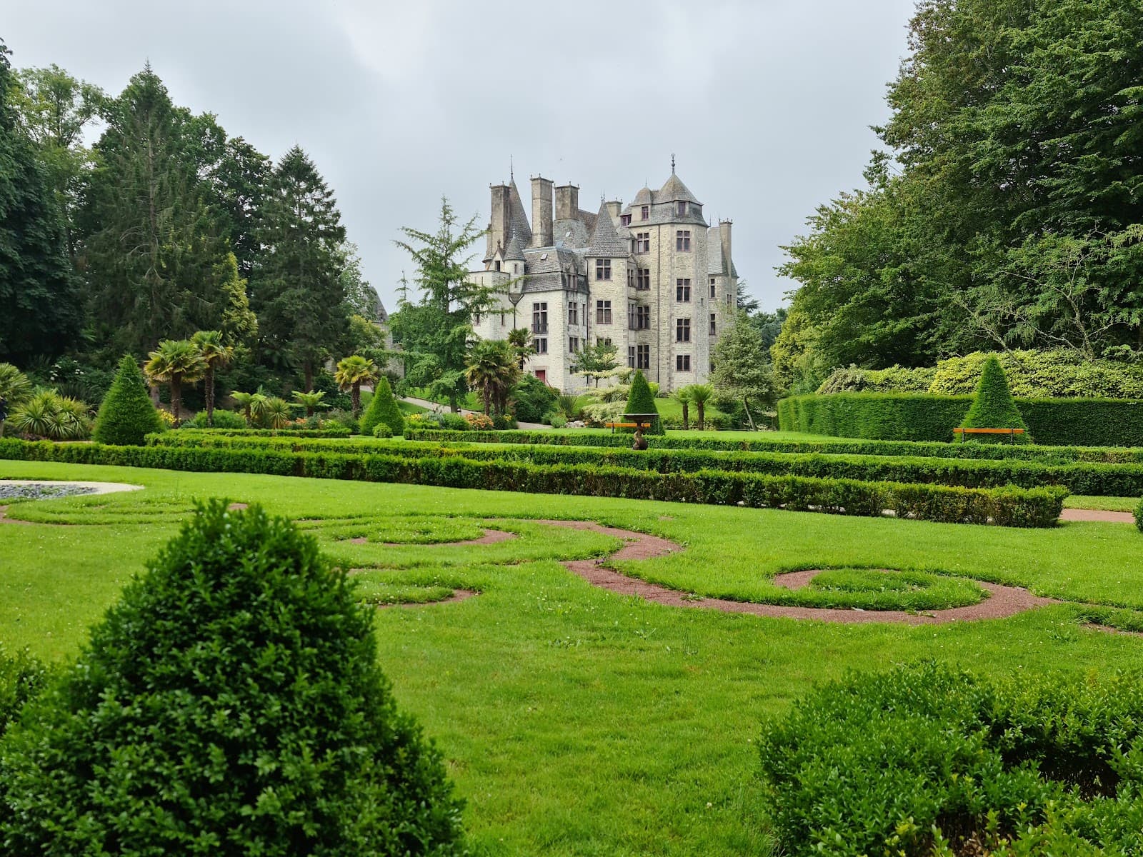 Château des Ravalet and Park - Image 1