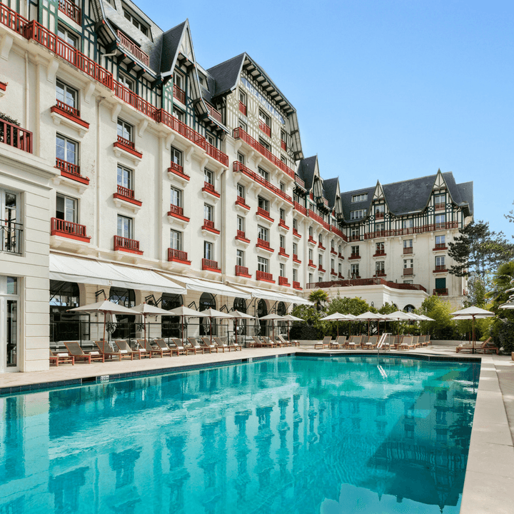 Hôtel Barrière L'Hermitage - Image 1