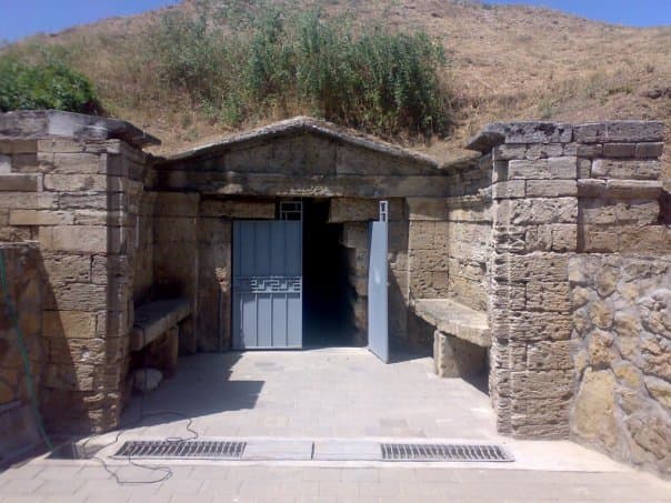 Melek-Chesmensky Kurgan - Image 1