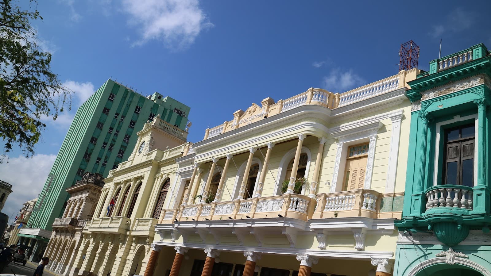 Hotel Santa Clara Libre - Image 1