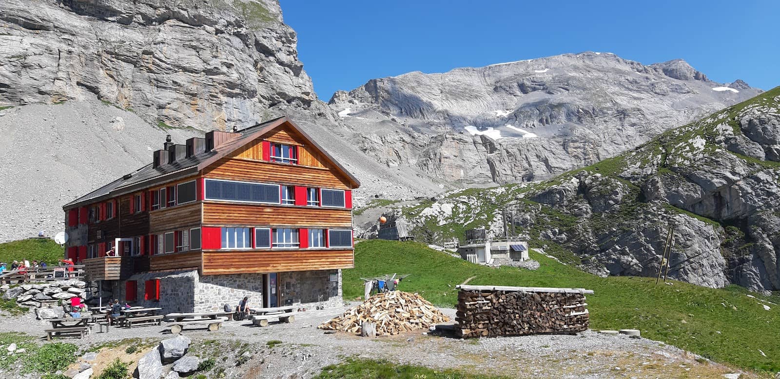 Cozy & Modern Accommodations