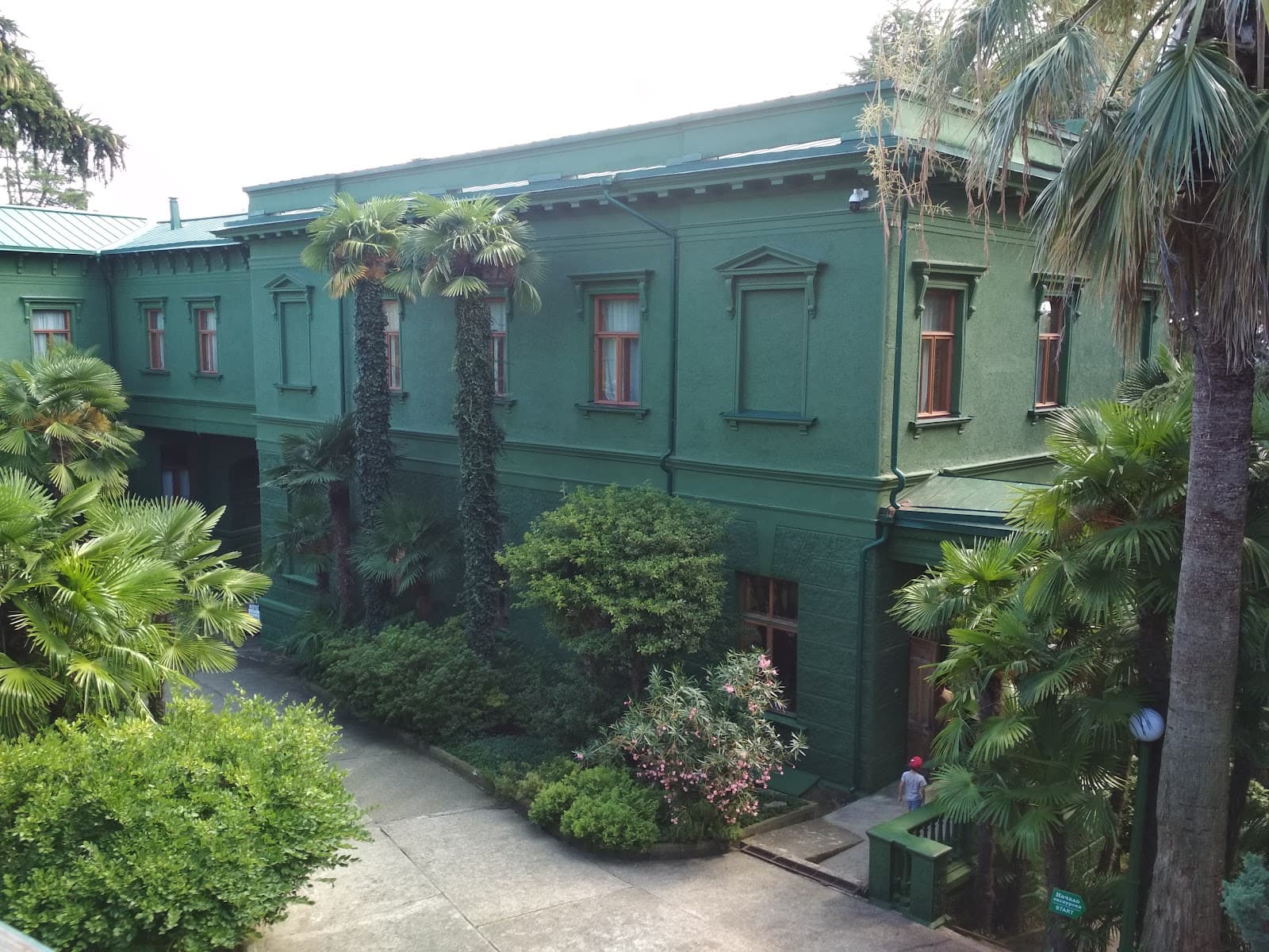 Platan Alley - Image 1