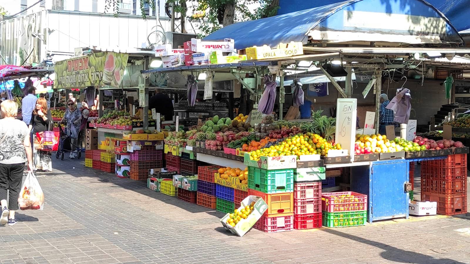 Vibrant Market Atmosphere