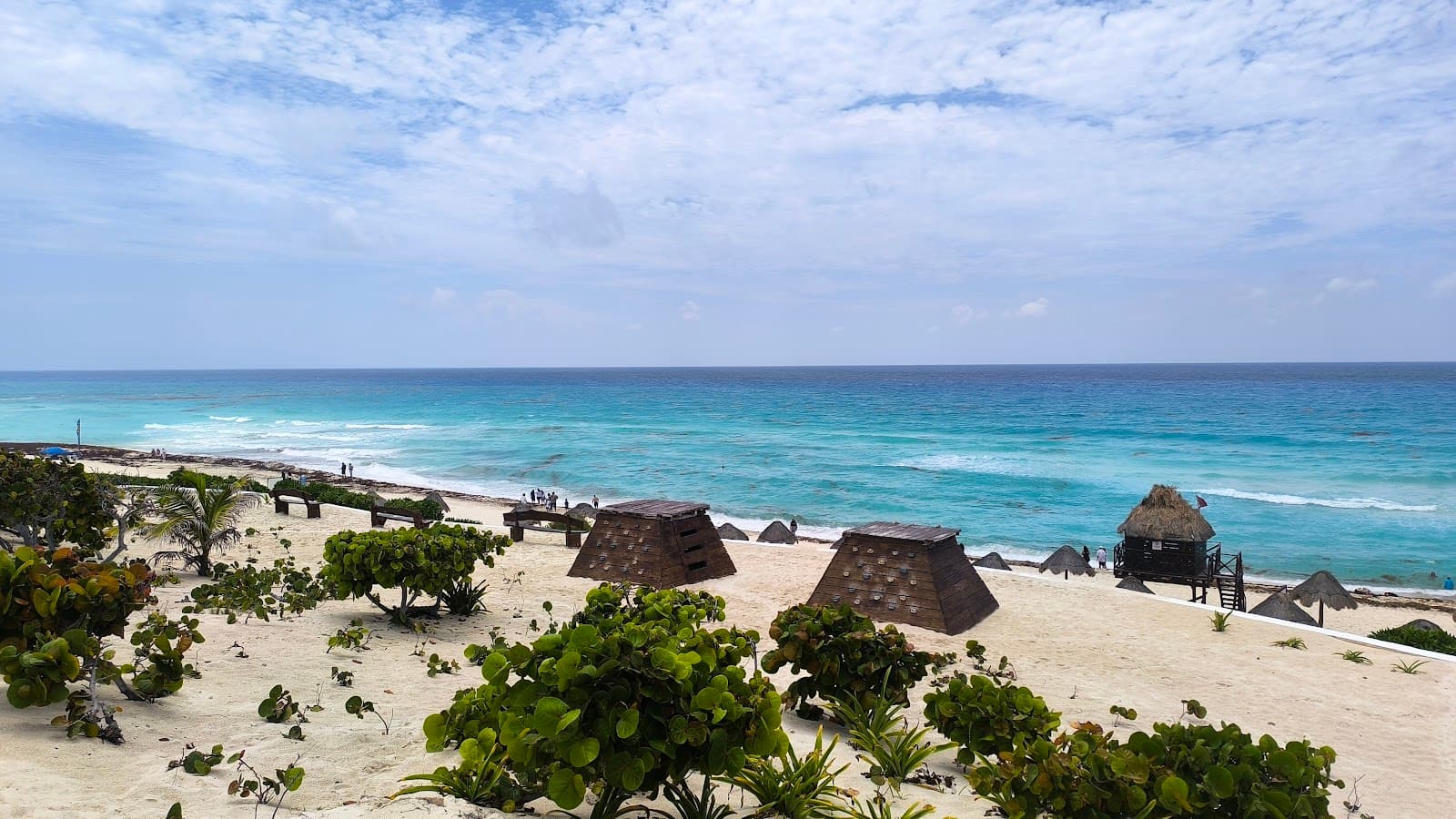 Playa Delfines Cancún - Image 1