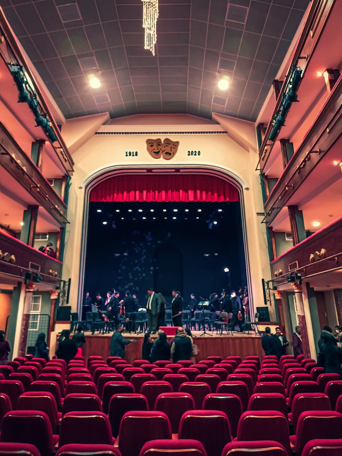 Teatro León - Image 1