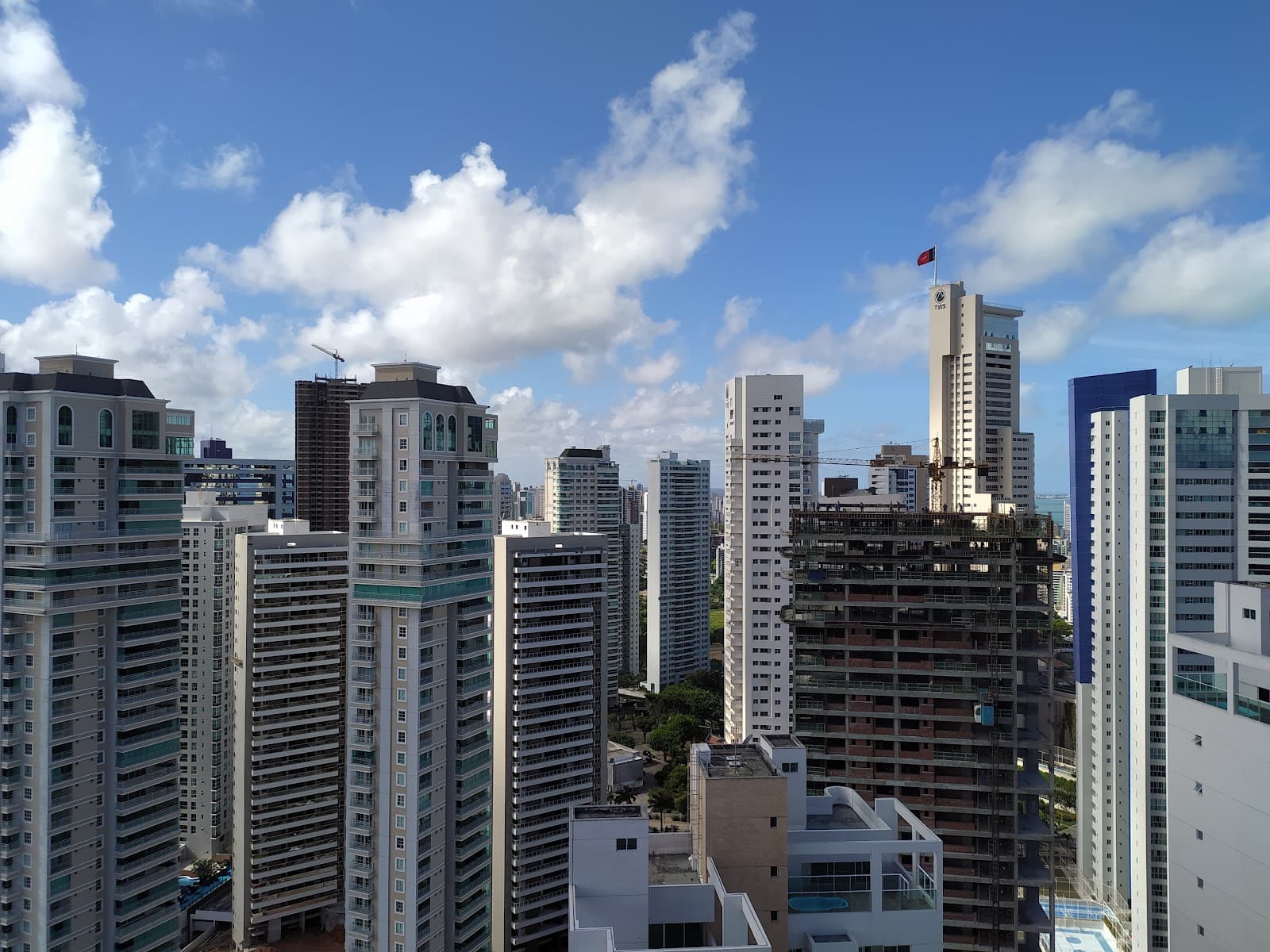 Altiplano Neighborhood - Image 1