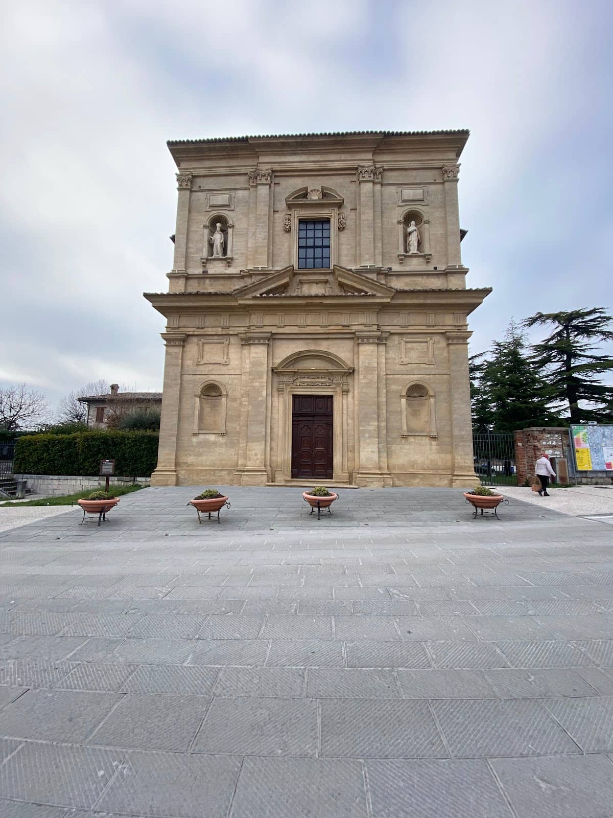 Tranquil Green Surroundings