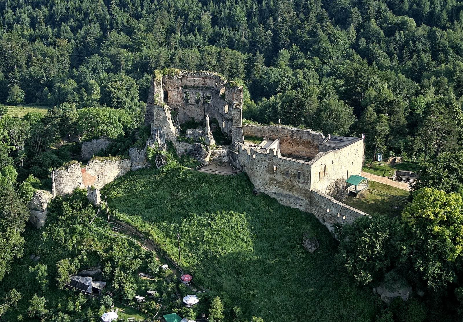 Kamieniec Castle Ruins (Odrzykonn) - Image 1