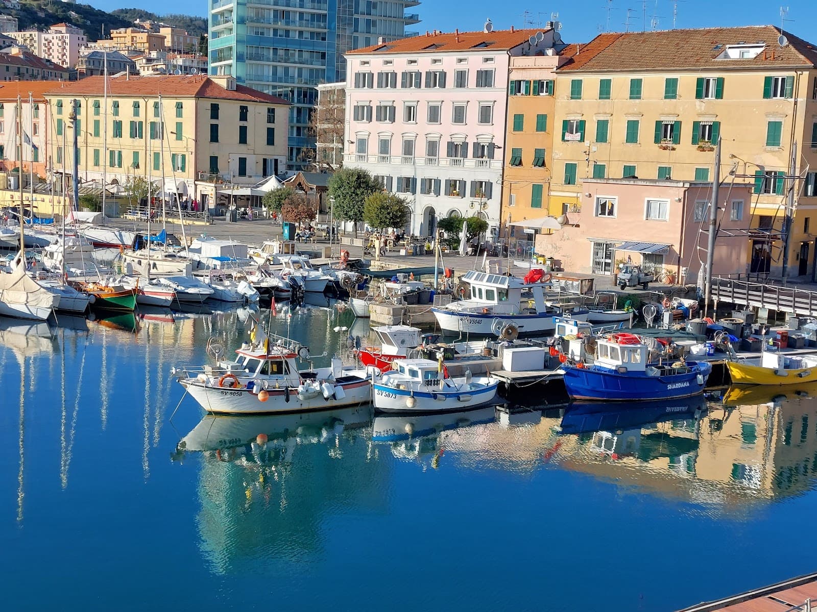 Savona Old Harbour (Darsena Vecchia) - Image 1