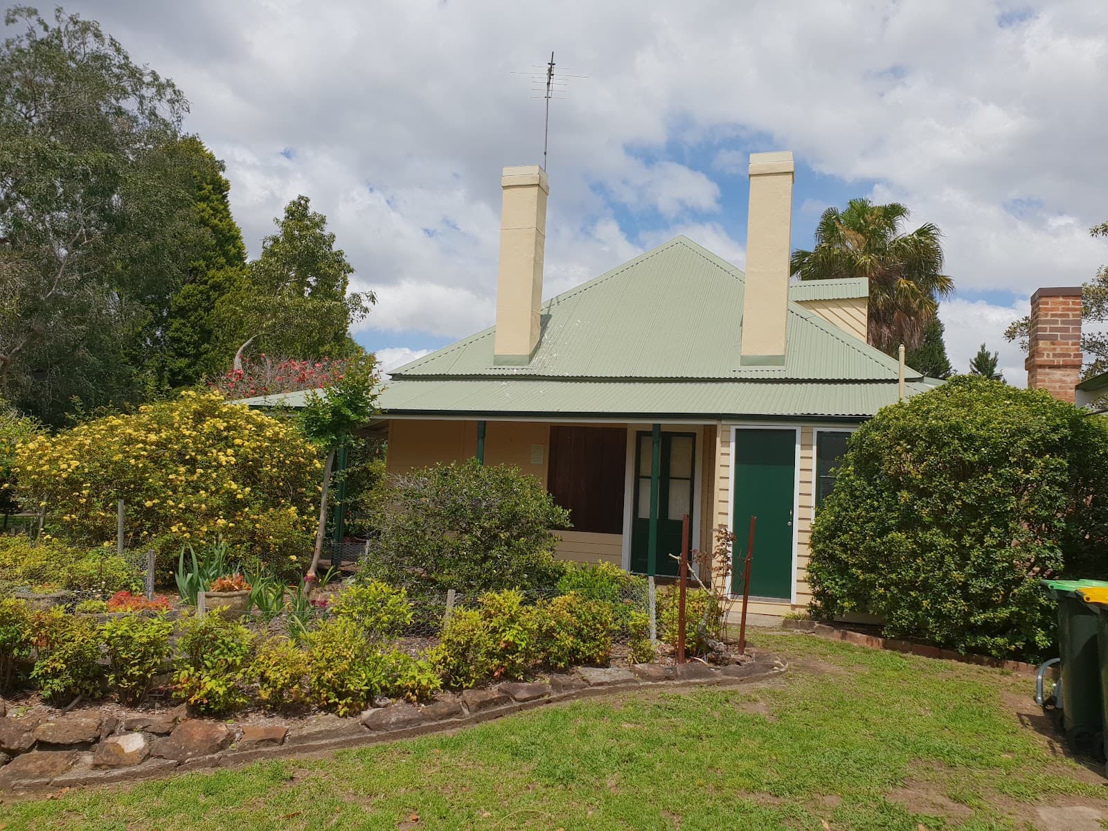 Roughley House (The Pines), Dural - Image 1