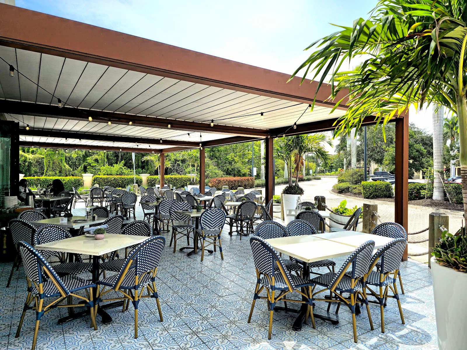 The Hampton Social - Image 1