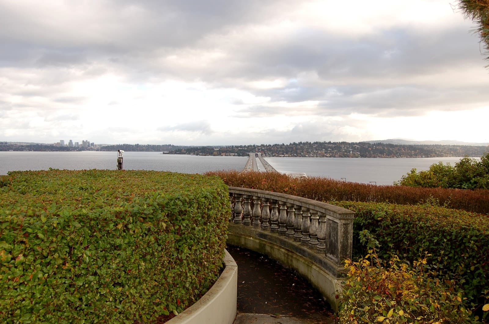 Lake Washington Boulevard Scenic Drive - Image 1