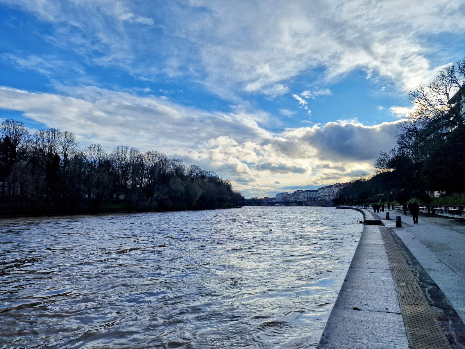 Lungo Po (riverfront) - Image 1