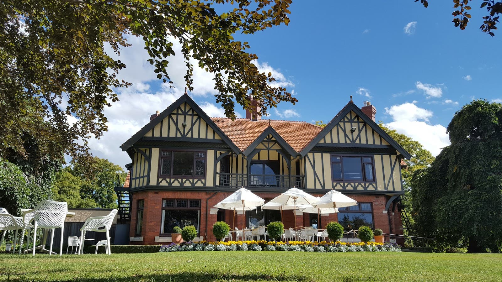Mona Vale Gardens Christchurch New Zealand - Image 1