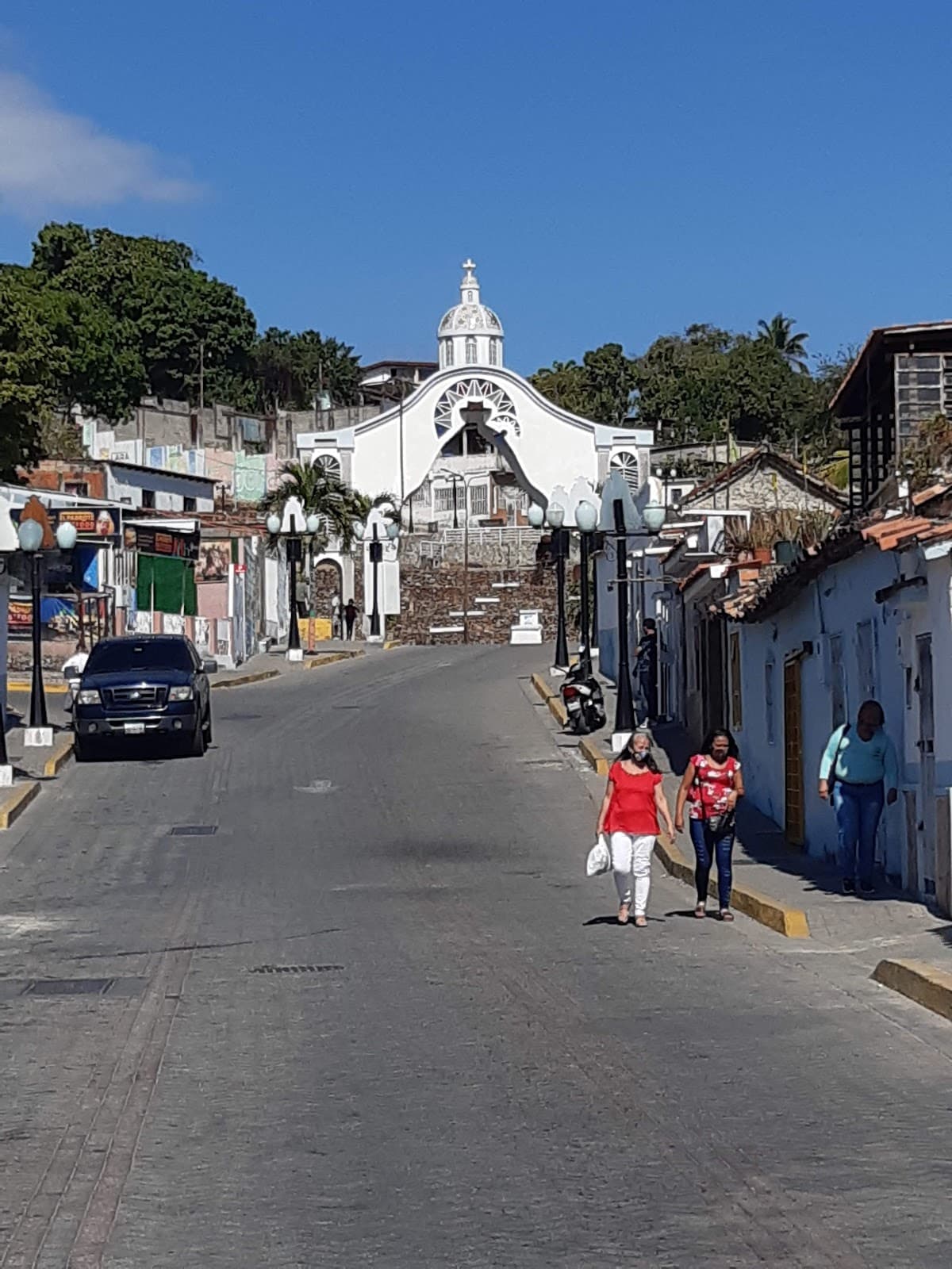 Santa Rosa neighborhood - Image 1