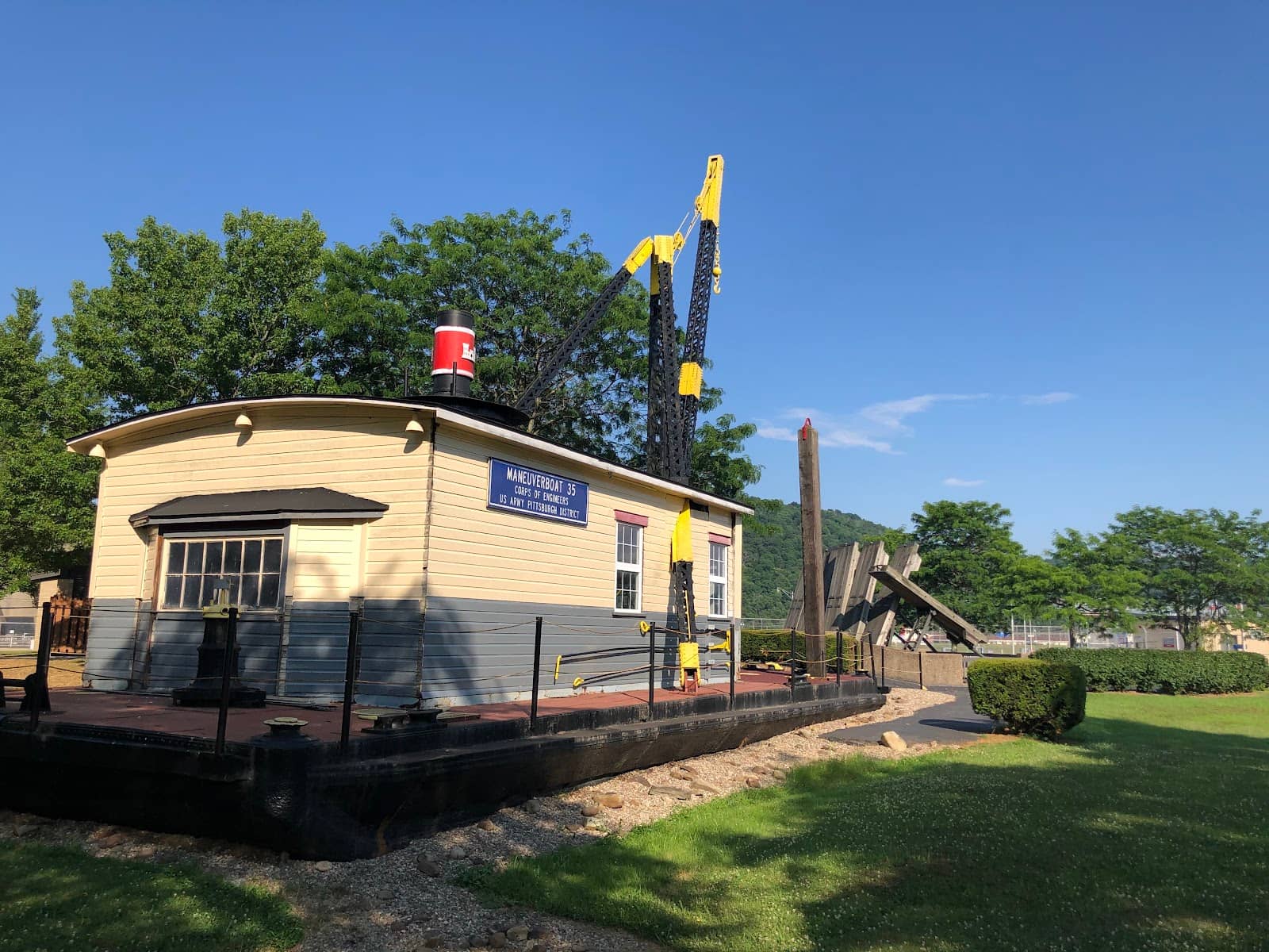 Riverside Picnic Area