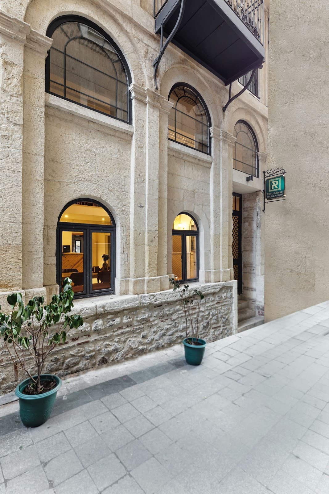 Asmalı Mescit Mahallesi, Terkos Çıkmazı Sk. No:1, 34430 Beyoğlu/İstanbul, Turkey - Image 1