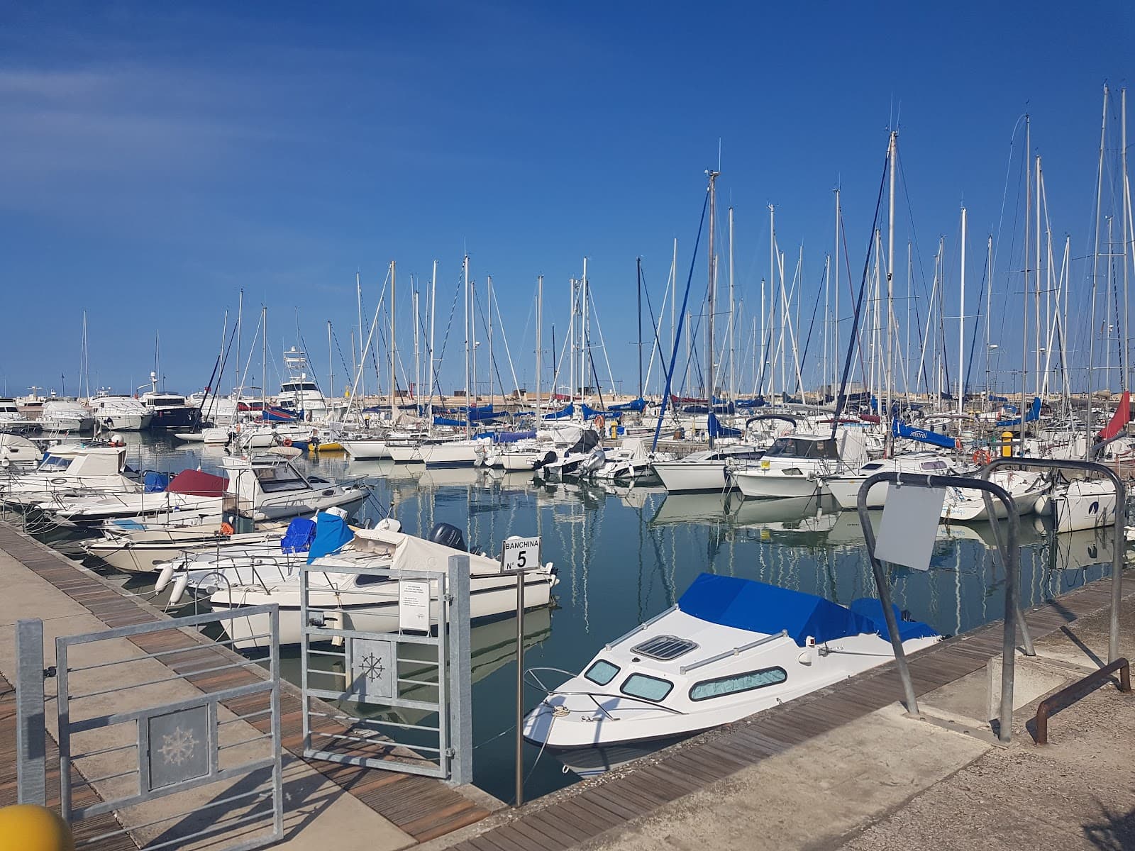 Rione Porto Fishing Quarter - Image 1