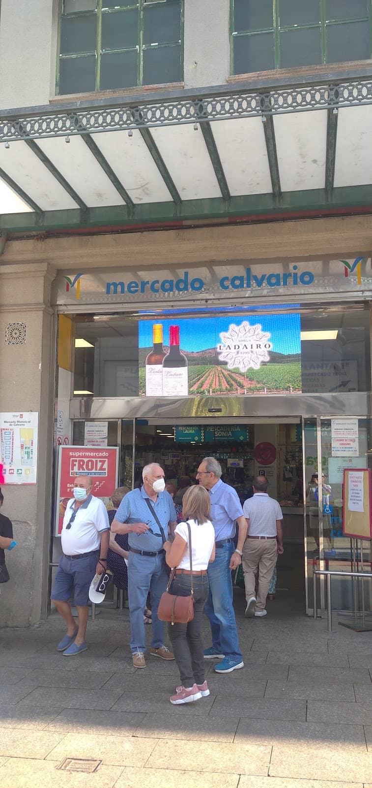 Local Eateries & Cafes