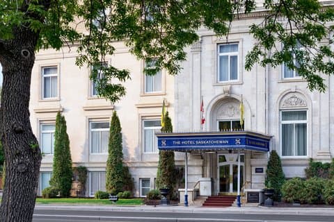 Hotel Saskatchewan - Image 1