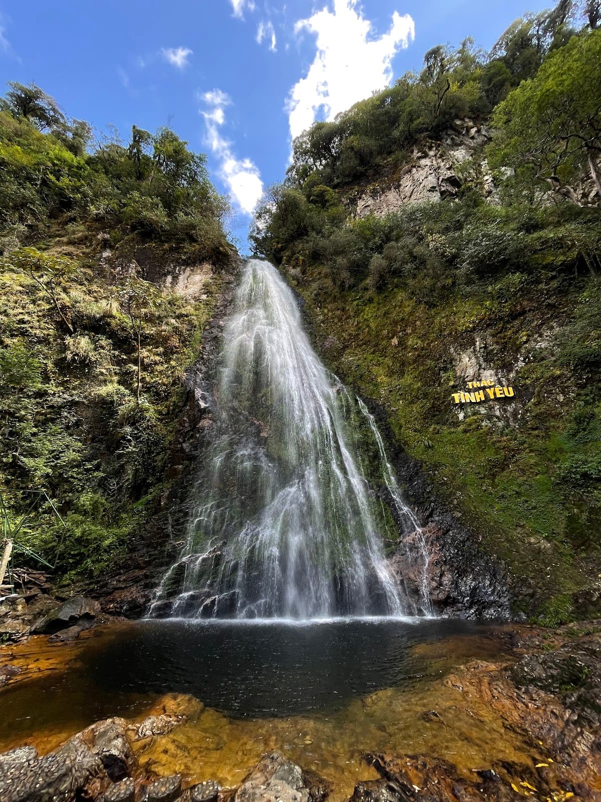 Love Waterfall Thac Tinh Yeu - Image 1