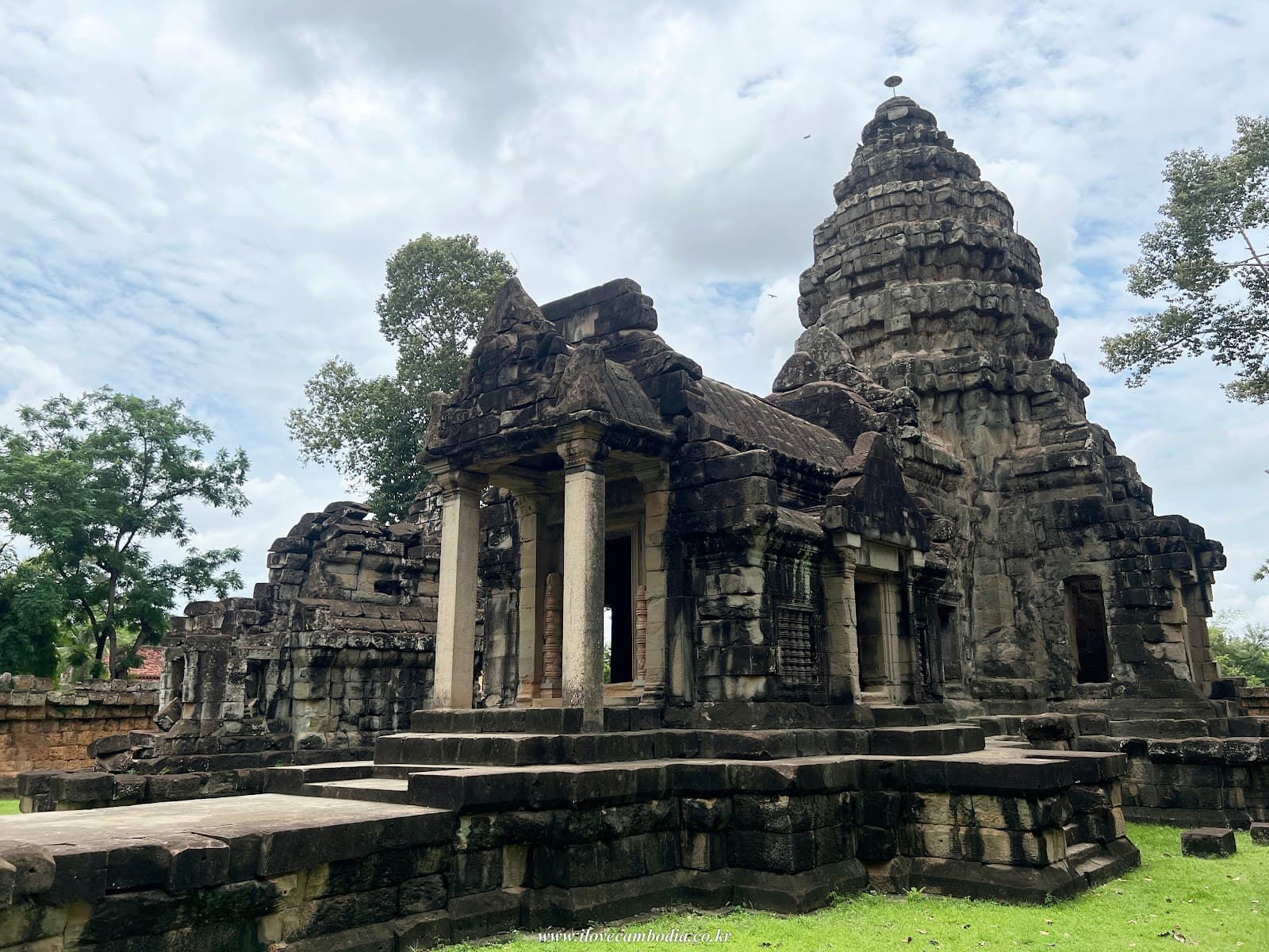 Wat Athvea - Image 1