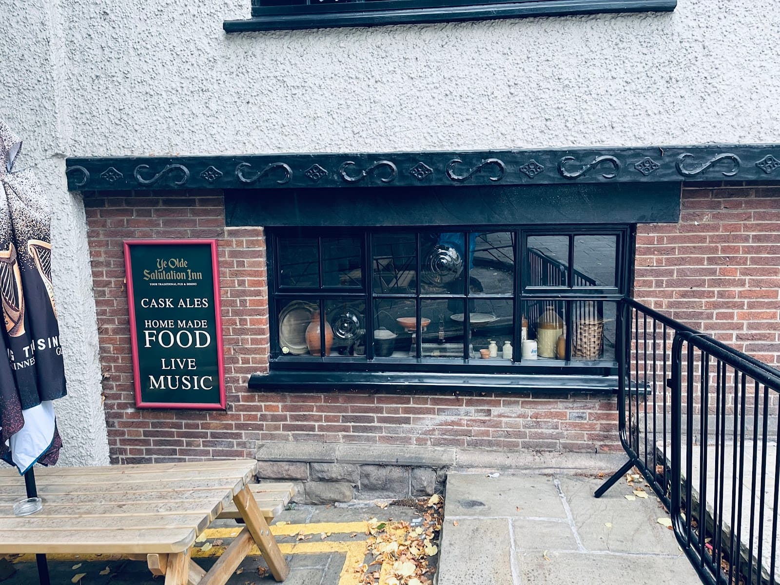 Old Salutation Inn - Image 1