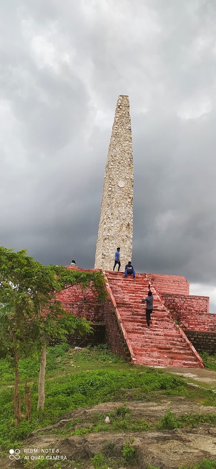 Dombari Buru - Image 1