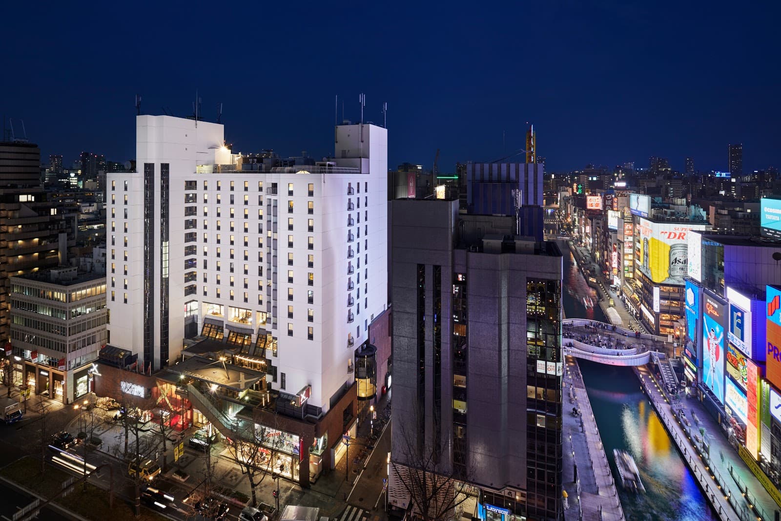 Cross Hotel Osaka - Image 1
