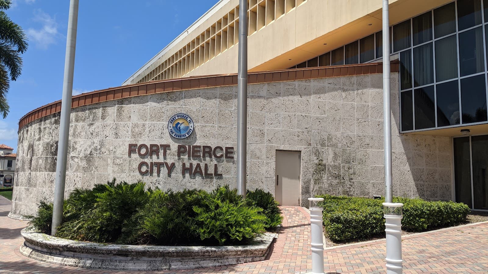 Old Fort Pierce City Hall - Image 1