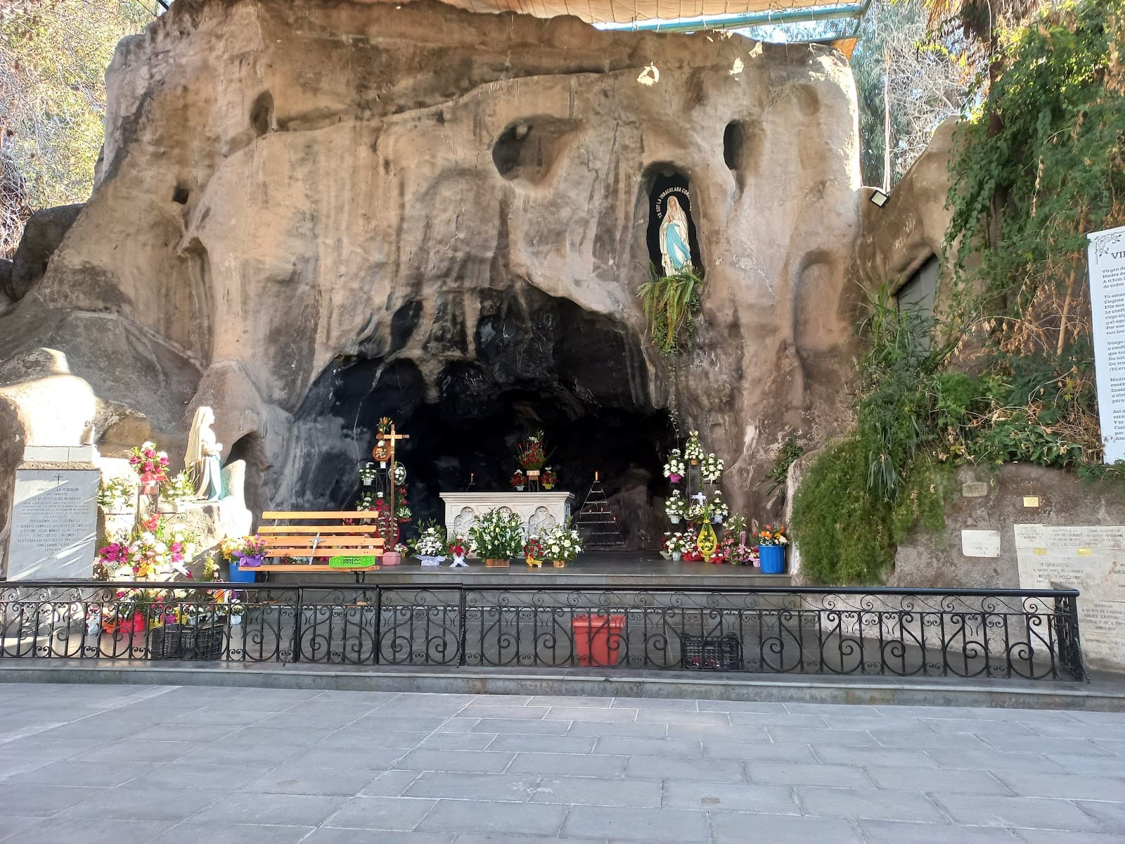 Santuario de Lourdes (Rancagua) - Image 1