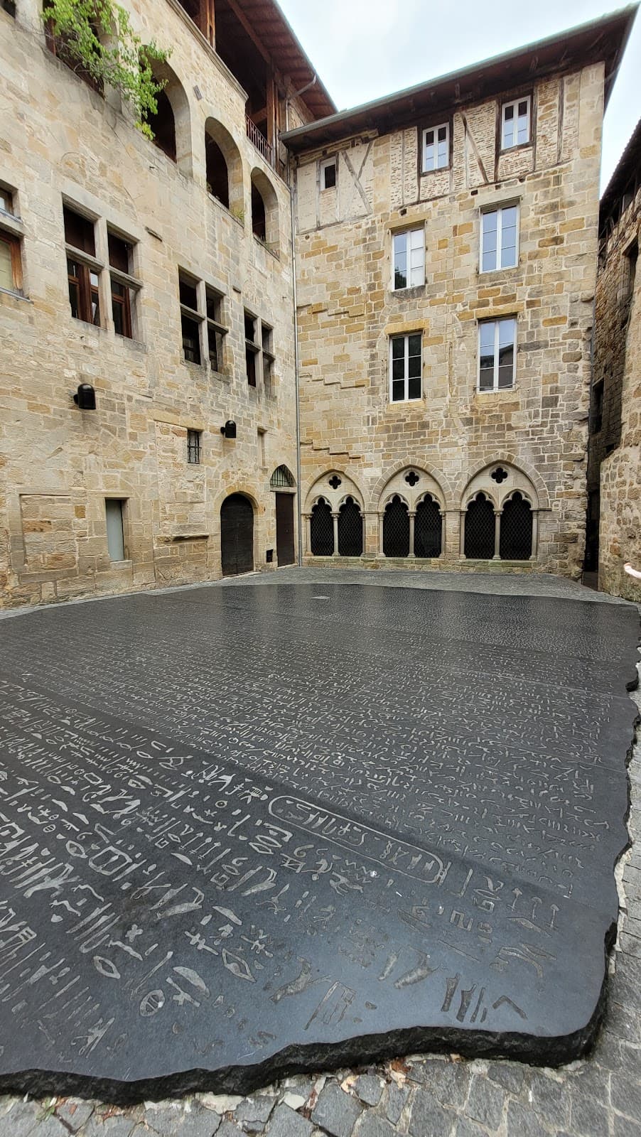 Place des Écritures - Image 1