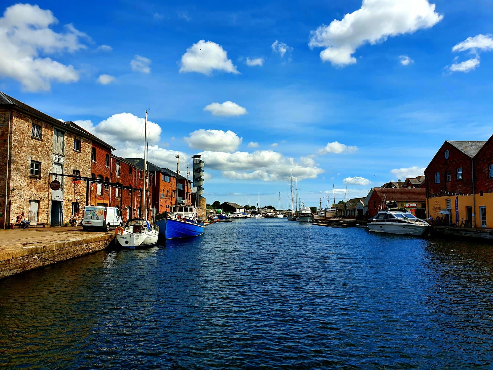 Canal Basin Piazza Terracina - Image 1