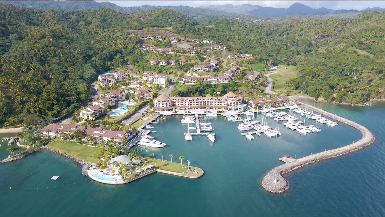 Beautiful Views & Amenities