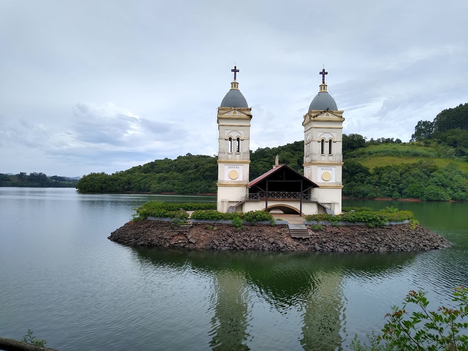 Torres da Antiga Igreja de Itá - Image 1