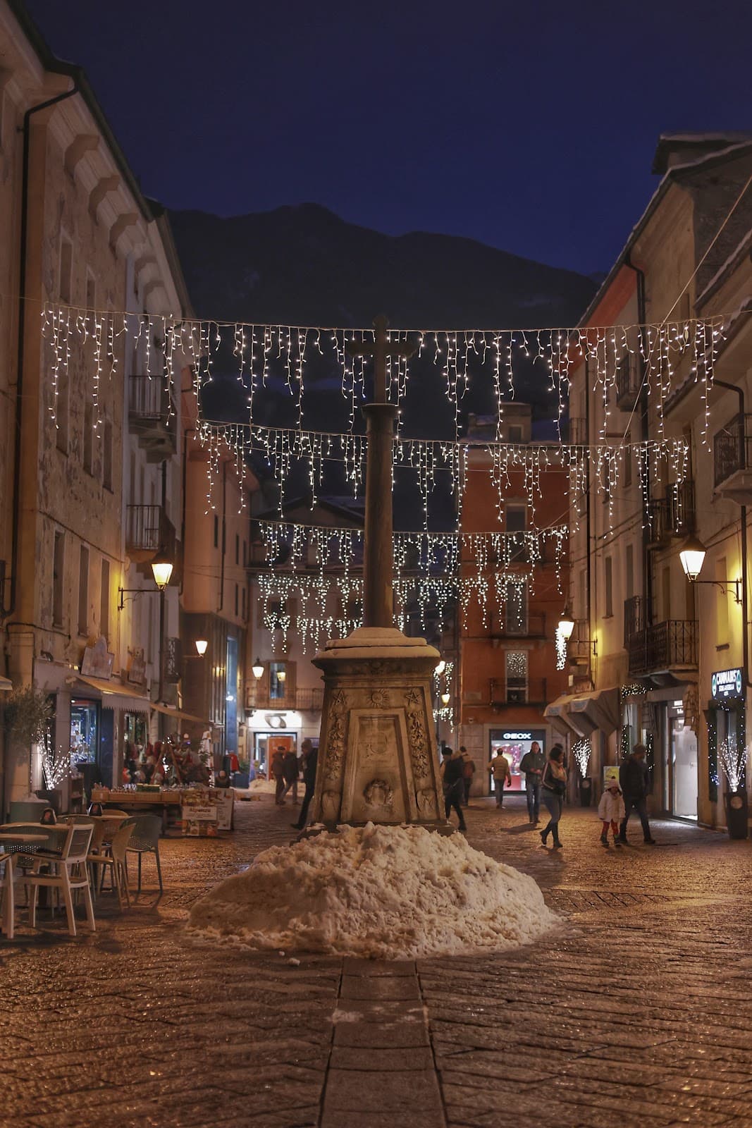 Via Croix-de-Ville - Image 1