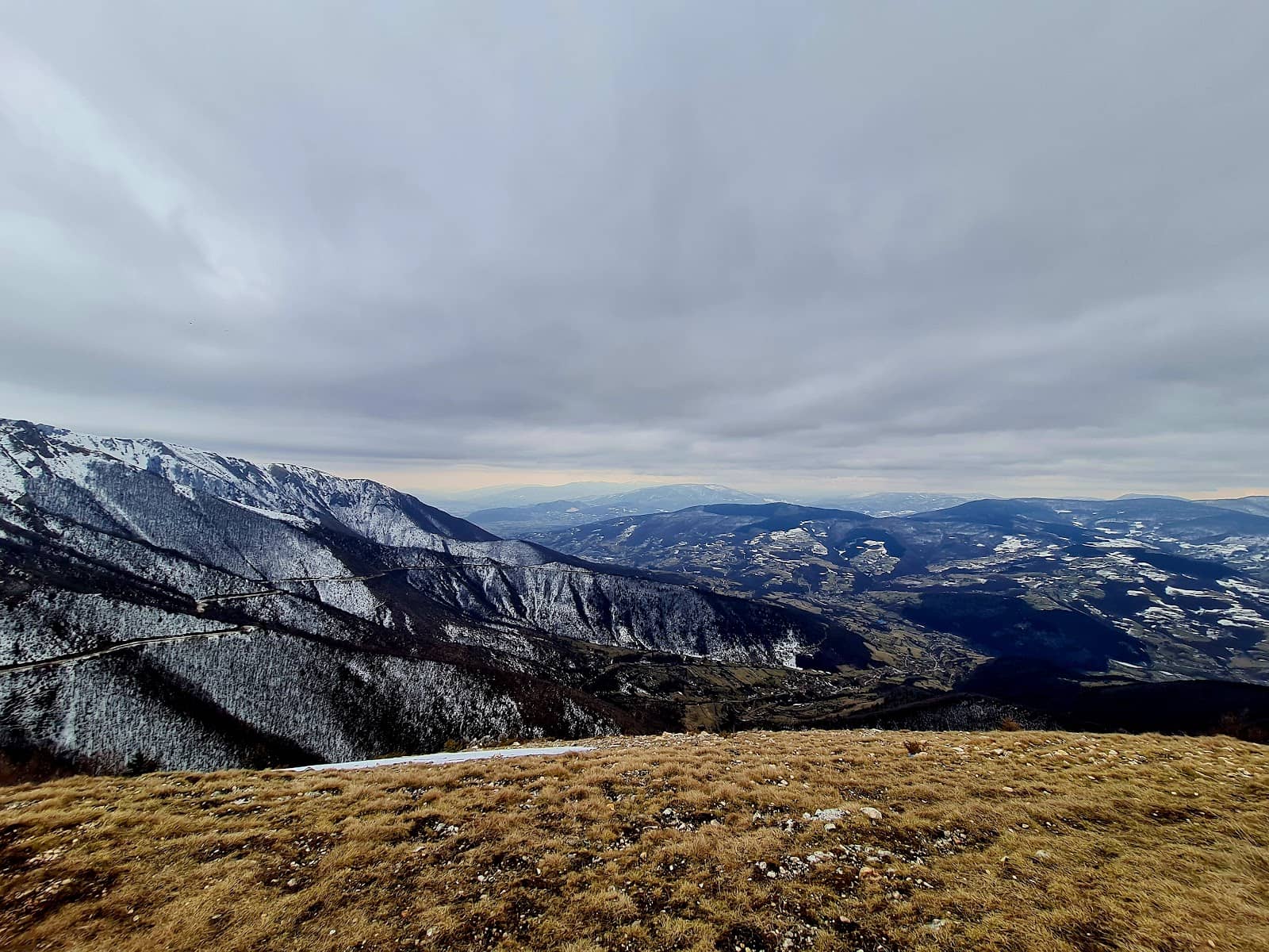 Panoramic Mountain Views