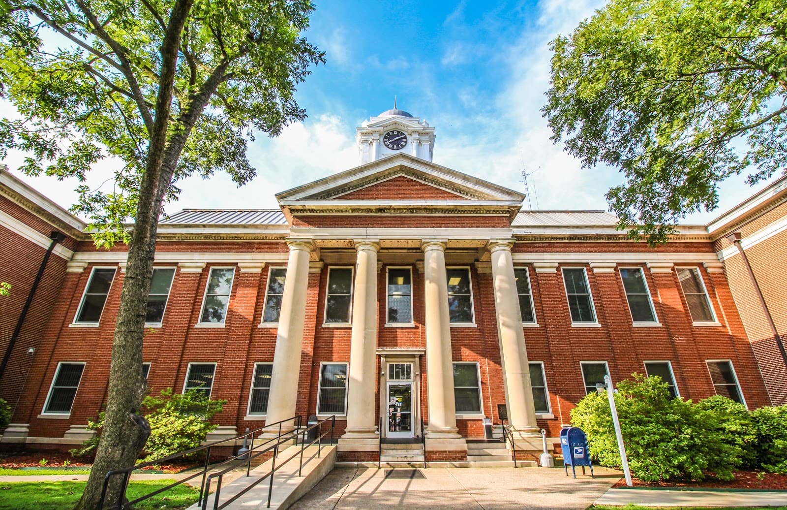 Scottsboro Courthouse Square Historic District - Image 1