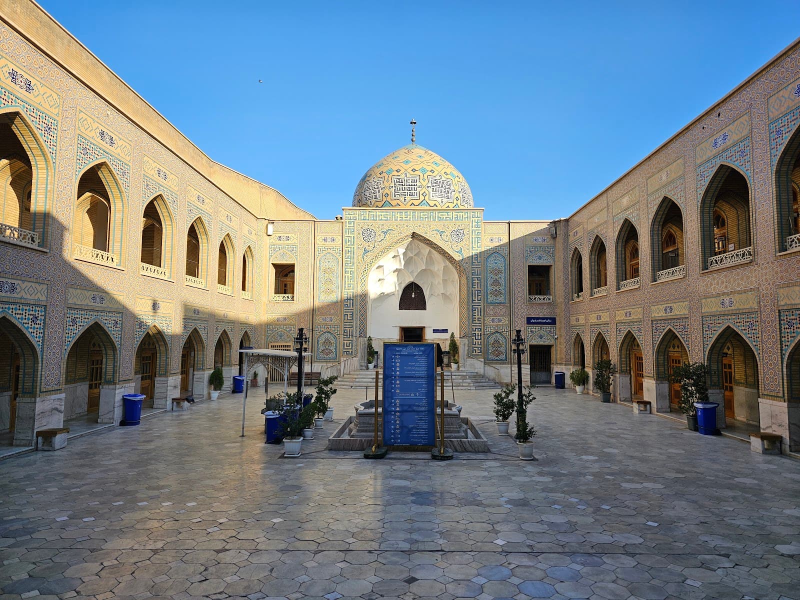 Pir Palandouz Mausoleum - Image 1
