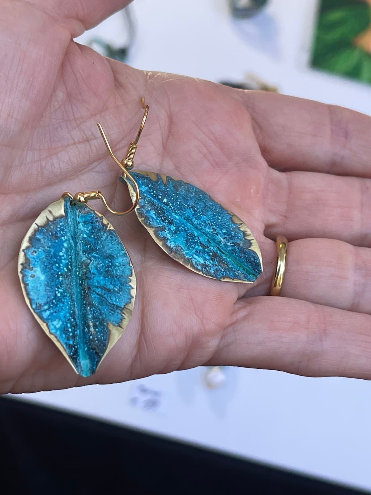 Various locations (e.g., The Jewelry Bar) - Image 1